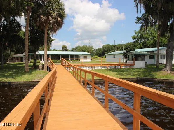 2390 S Highway 17, Crescent City, FL 32112