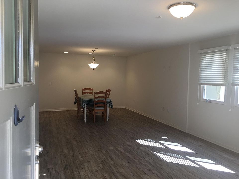1st image of 964 Los Angeles Ave #102