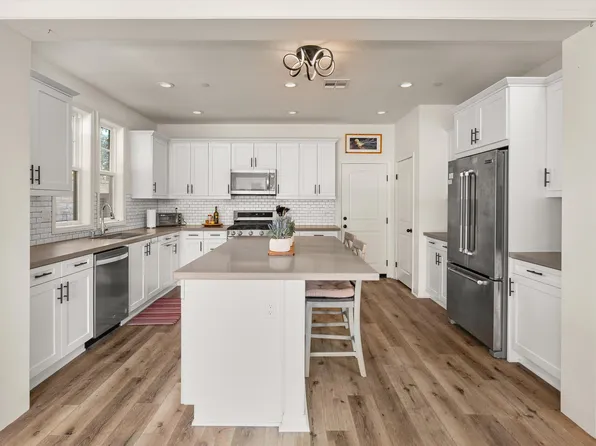 5436 Tree Farm Ln, Santa Barbara, CA 93111