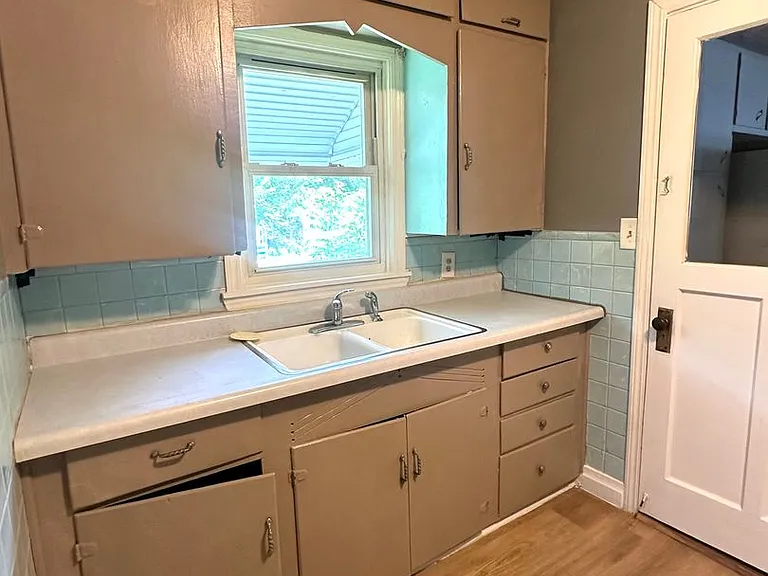 2632 W Lincoln St — Photo 7