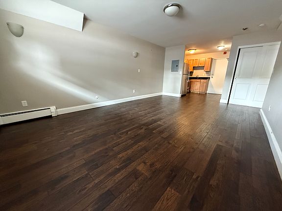 3rd image of 48 Coffey St APT 7A