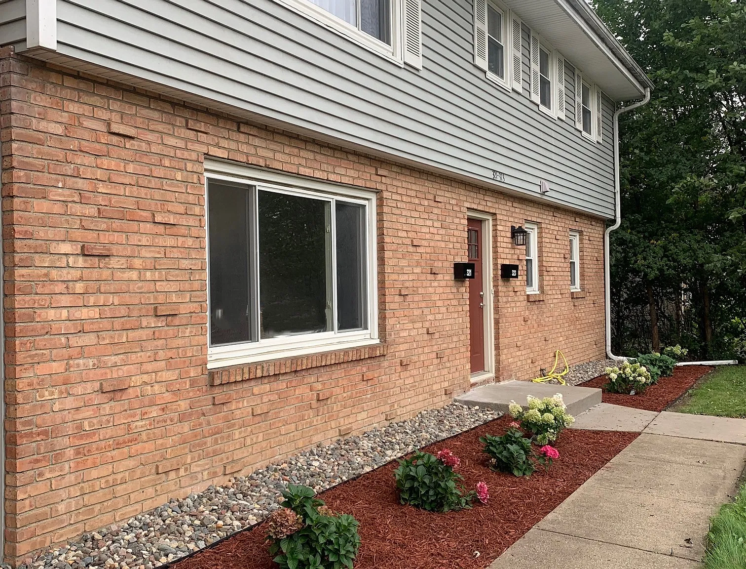 3 bed, 1200 sqft, $1,750 — Photo 2