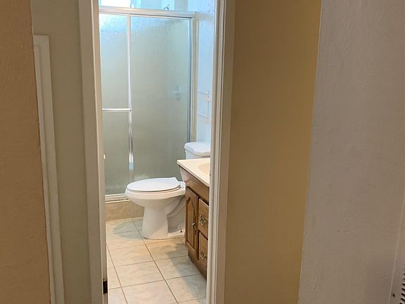 5th image of 350 S Clay St #1/2