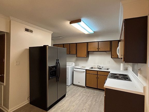 3rd image of 1909 Harvest Ln Unit 7