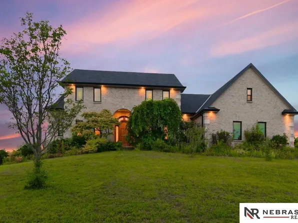11600 Old Mill Dr, Blair, NE 68008