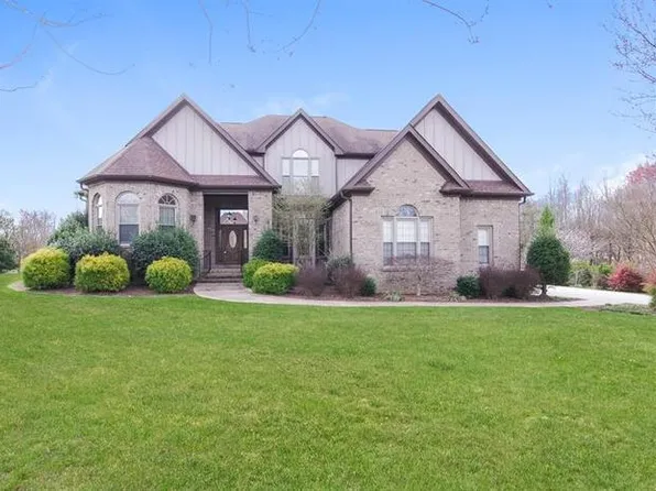 7593 Trebbiano Dr, Kernersville, NC 27284