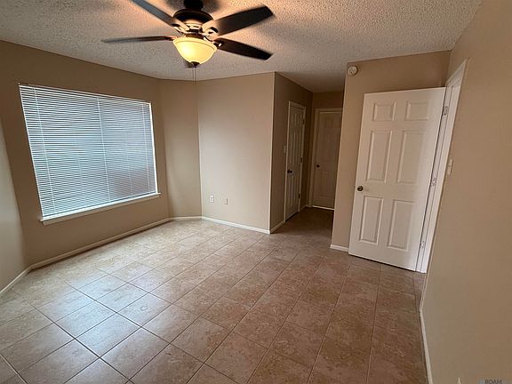 4th image of 914 Hammond Manor Dr #C