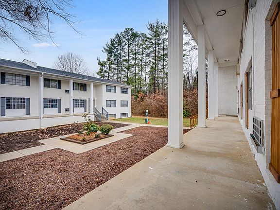 5th image of 1433 Stratford Rd