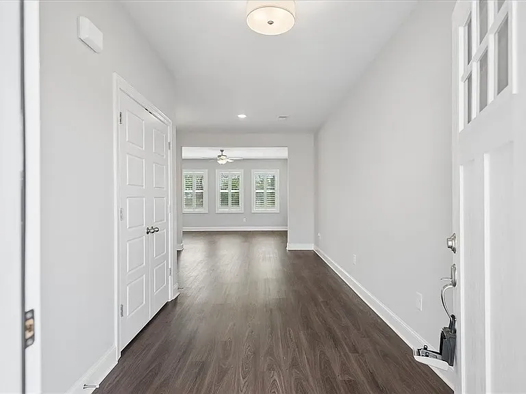 550 Twyla Dr — Photo 2