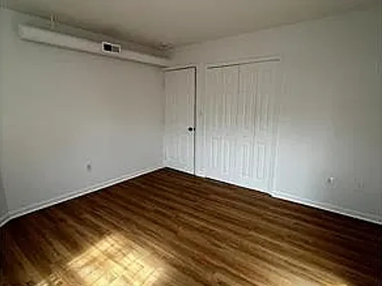 1420 W Girard Ave — Photo 4