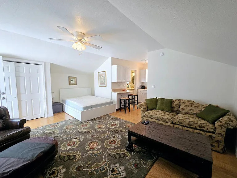 4805B Valhalla Ln — Photo 4