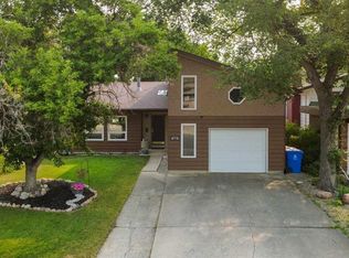 49 Iroquois Cres W, Lethbridge, AB T1K5J3