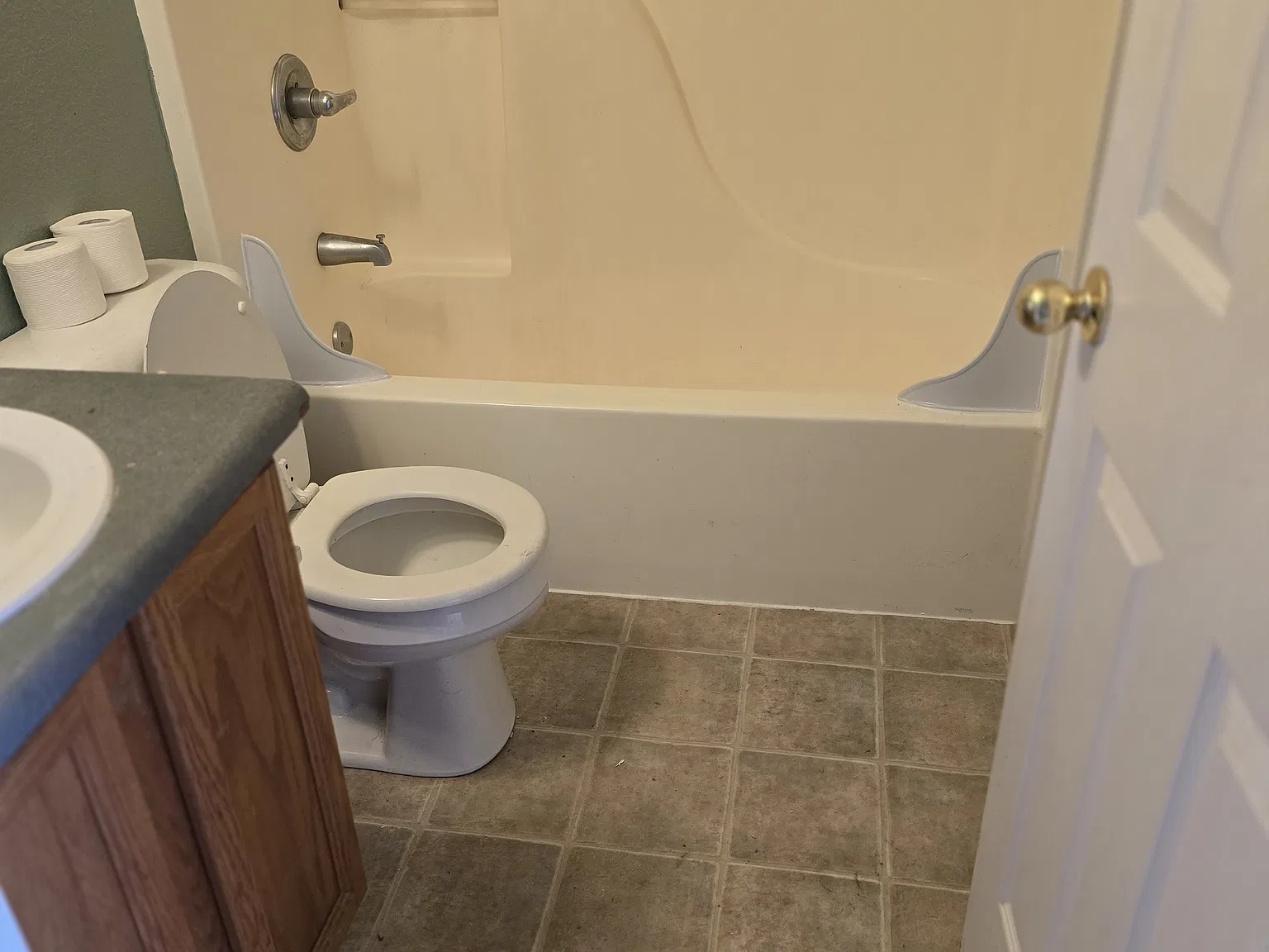 3 bed, 1080 sqft, $1,750 — Photo 4