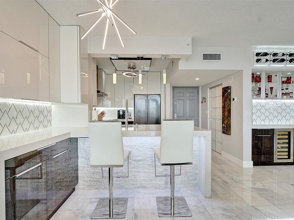 1st image of 3020 NE 32nd Avenue #1012