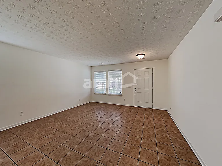 2641 Farmstead Ct — Photo 17