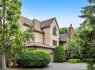 248 Bearwoods Rd, Park Ridge, NJ 07656