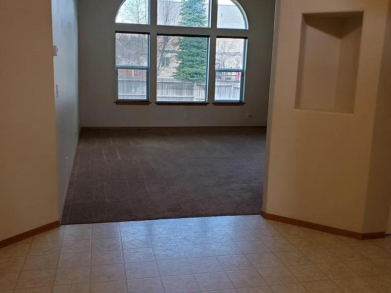 2131 E Briarleaf Ave — Photo 3