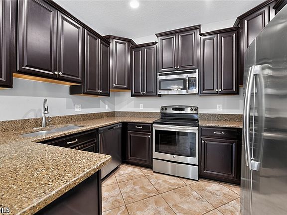 3rd image of 1717 Trailwater St