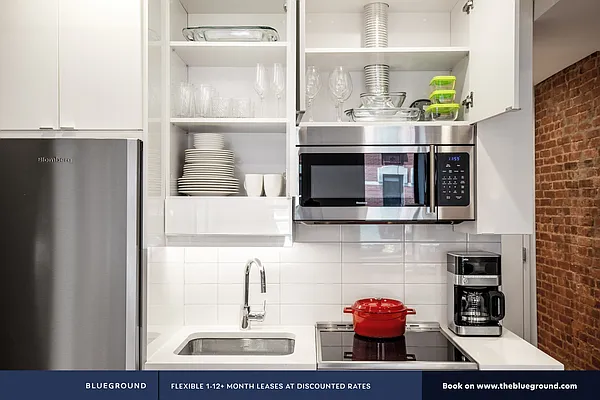 Rented by The Blueground | media 27