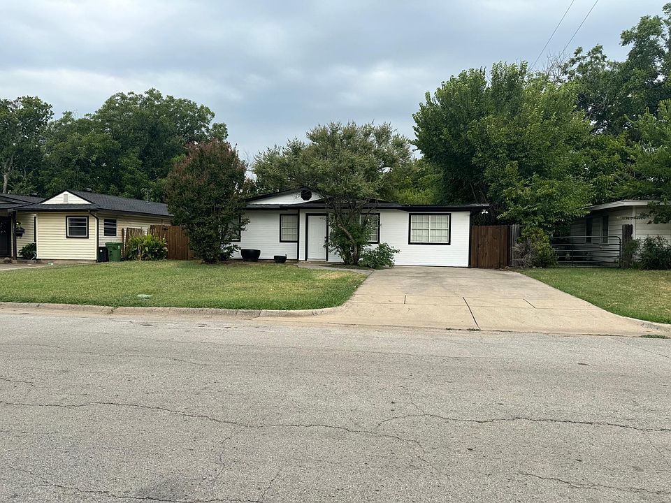 1st image of 2813 Birch Park Dr