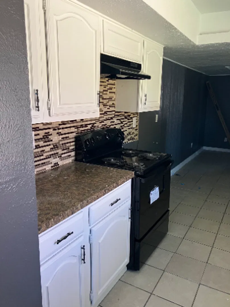 3414 Jones Dr — Photo 3