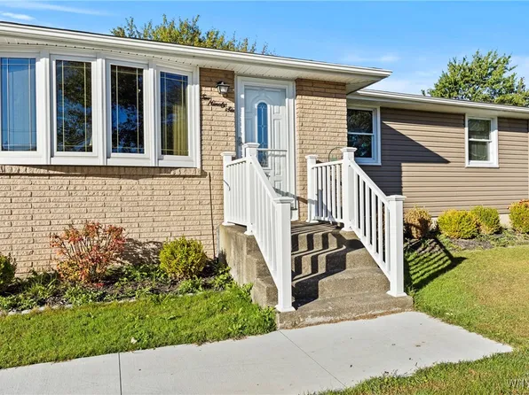 296 Brookside Ter, Tonawanda, NY 14150