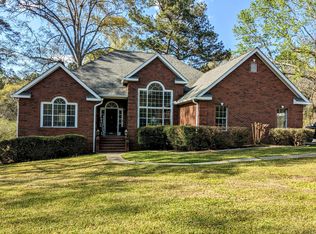217 Little Creek Dr, Hattiesburg, MS 39402