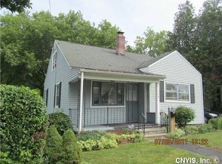 708 Ballantyne Rd, Syracuse, NY 13207