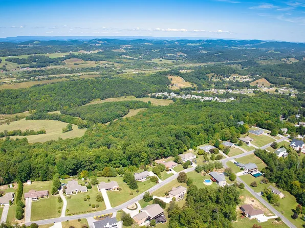 Emerald Ave, Kodak, TN 37764