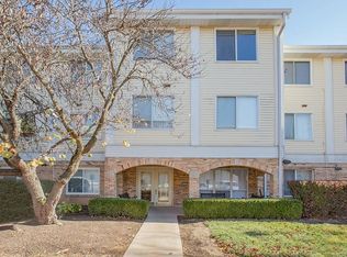 942 Guelbreth Ln APT 103, Saint Louis, MO 63141