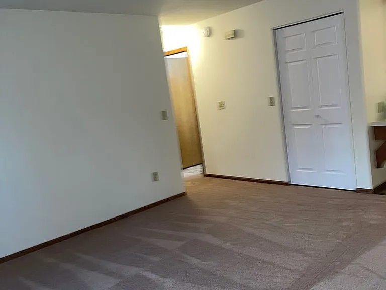 410 S River Rd #20-40-60 — Photo 14