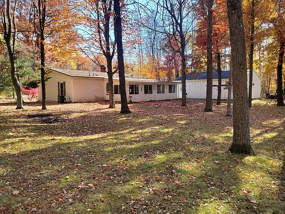 2nd image of 3390 Hemlock Ave