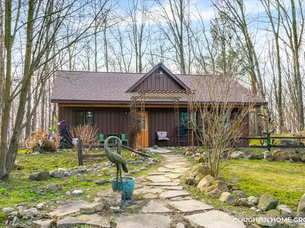 2442 Thunder Valley Dr, Hastings, MI 49058