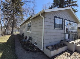 804 11th St NW, Minot, ND 58703
