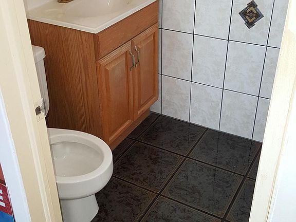 3rd image of 9849 Gifford Dr