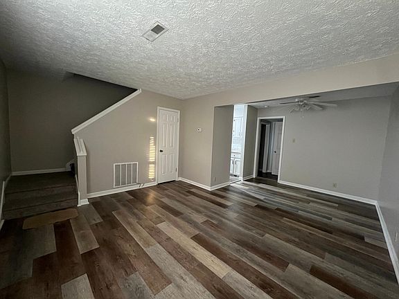 2nd image of 10405 Victoria Dr #2