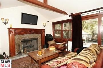 MALIBU RANCH HOUSE