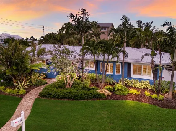 417 Bay Palms Dr, Holmes Beach, FL 34217