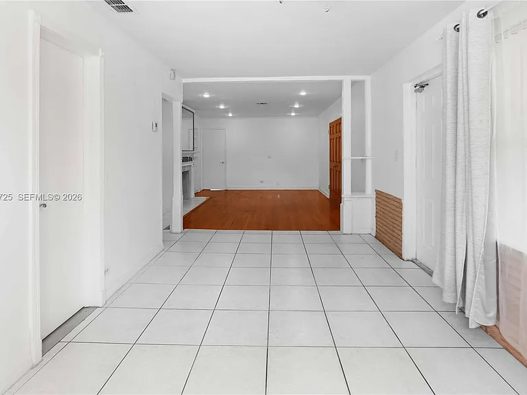 706 S 19th Ave — Photo 17