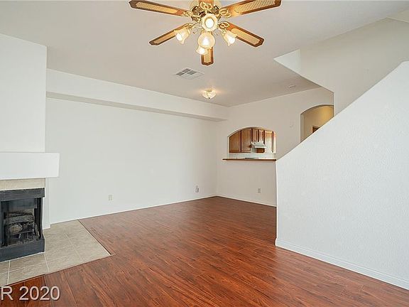 3rd image of 378 Seine Way #378