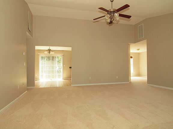 3rd image of 34045 Hofwyl Dr