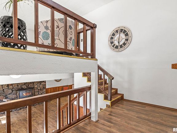 3rd image of 540 Circle Dr