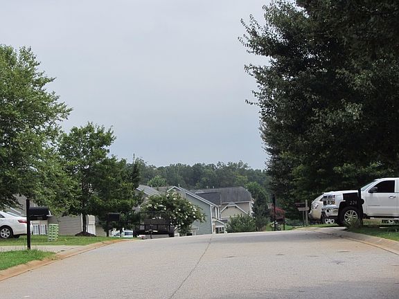 5th image of 217 Twilitemist Dr