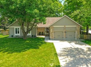 3959 SW Batten Dr, Lees Summit, MO 64082