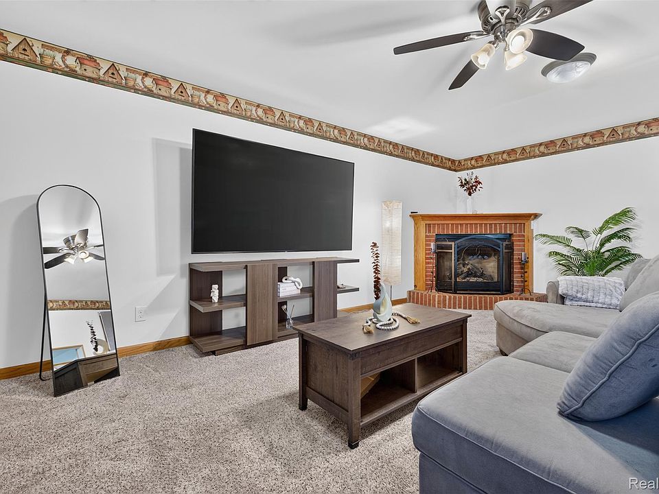 1155 Dolane Blvd, photo 26