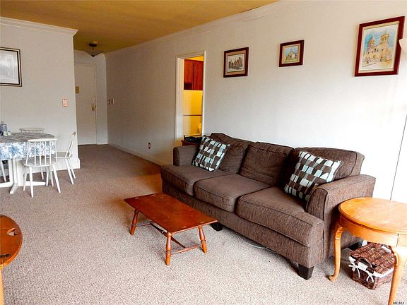5th image of 2 Birchwood Ct APT 5A
