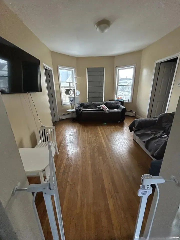 2 bed, $2,600 — Photo 2