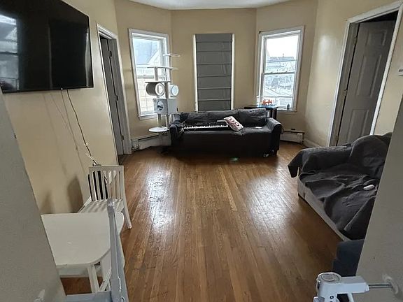 2nd image of 71-73 Prescott St #2
