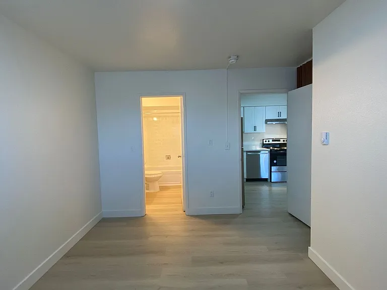 Justine Apartments Open House Saturdays 1:30pm-3:30pm — Photo 6