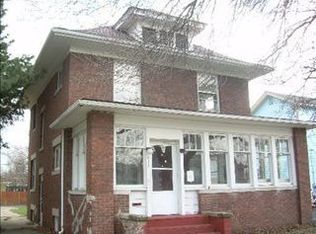 411 Weston Ave, Aurora, IL 60505